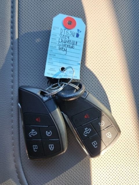 2024 Chevrolet Silverado 1500 LTZ