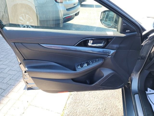 2023 Nissan Maxima SR