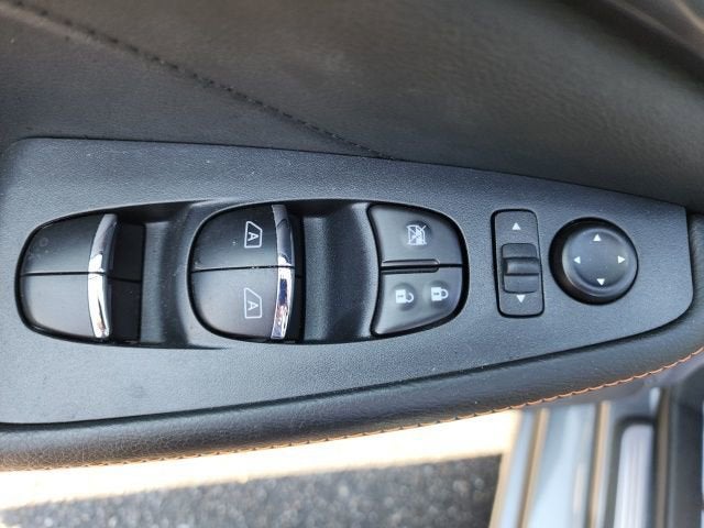 2023 Nissan Maxima SR