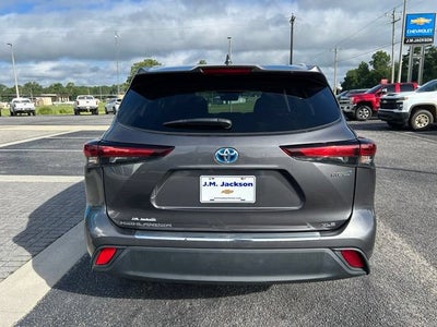 2024 Toyota Highlander Hybrid XLE