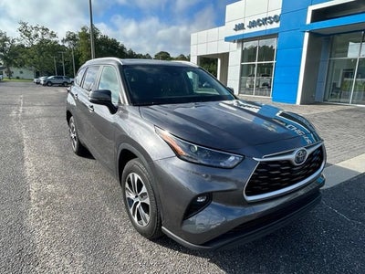 2024 Toyota Highlander Hybrid XLE